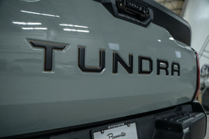 Toyota Tundra (cabine CrewMax) | 2023-2023 | Logo de capot | #TOTU22LOT