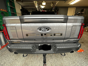 Ford F-150 (Regular Cab) | 2021-2025 | 2Tones Tailgate Logo | #FOF121LOI