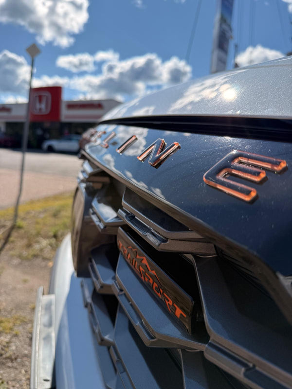 Honda Ridgeline (Crew Cab) | 2024-2025 | 2Tones Tailgate Logo | #HORI24LOI