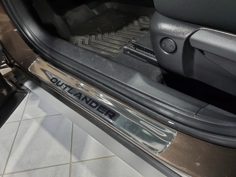Mitsubishi Outlander (VUS) | 2022-2023 | Garniture extérieure | #LUXOU22SIL