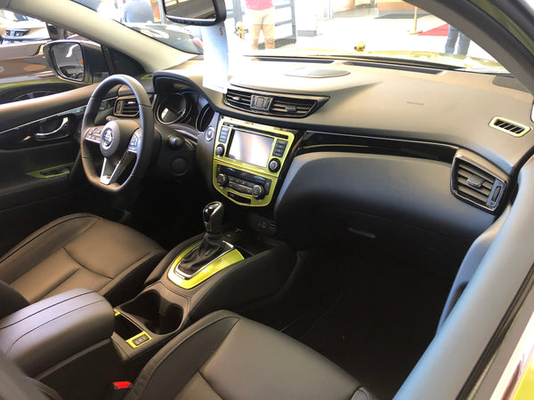 Nissan Rogue Sport (SUV) | 2018-2020 | Dash kit (Signature) | #LUXQA17SG2